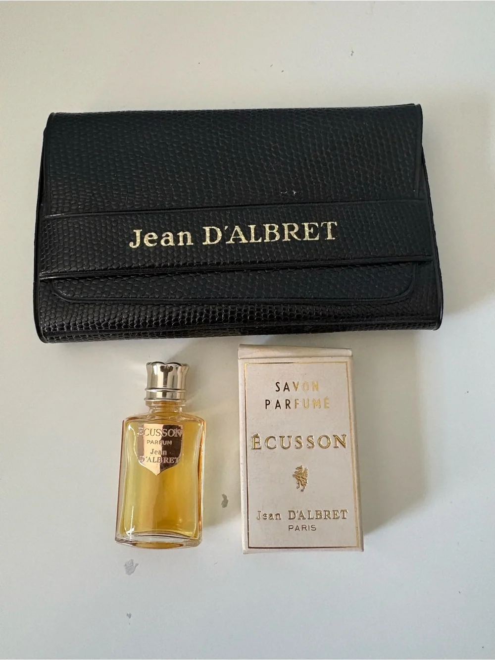 Rare vintage Ecusson by Jean D’albret travel set